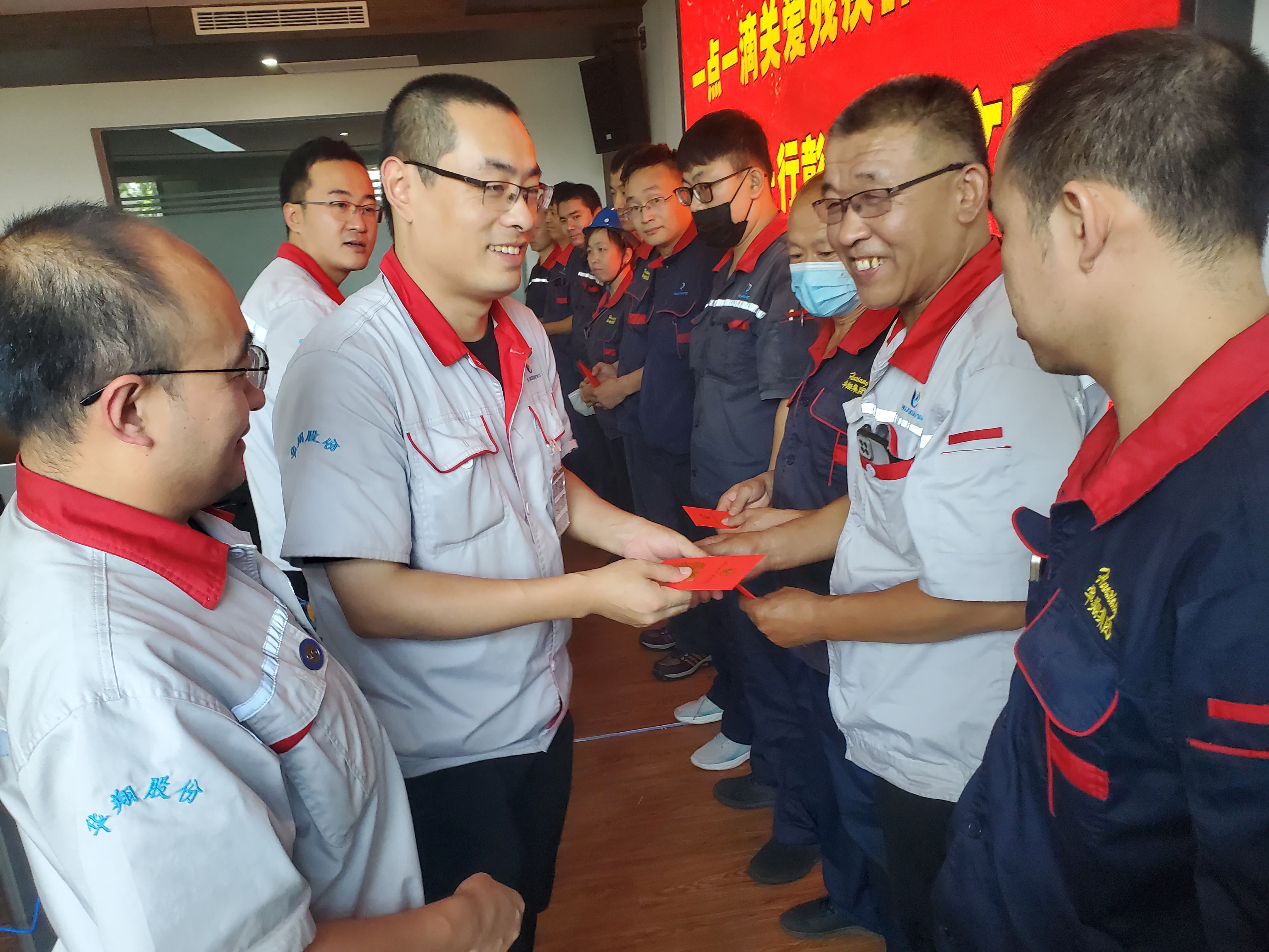 “扶殘助殘有你有我”，華翔很暖心！